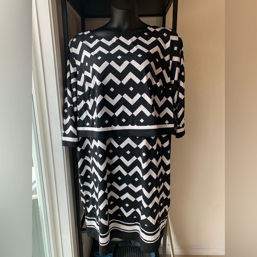 INC International Concepts Monochrome Black & White Chevron Print Pullover Dress